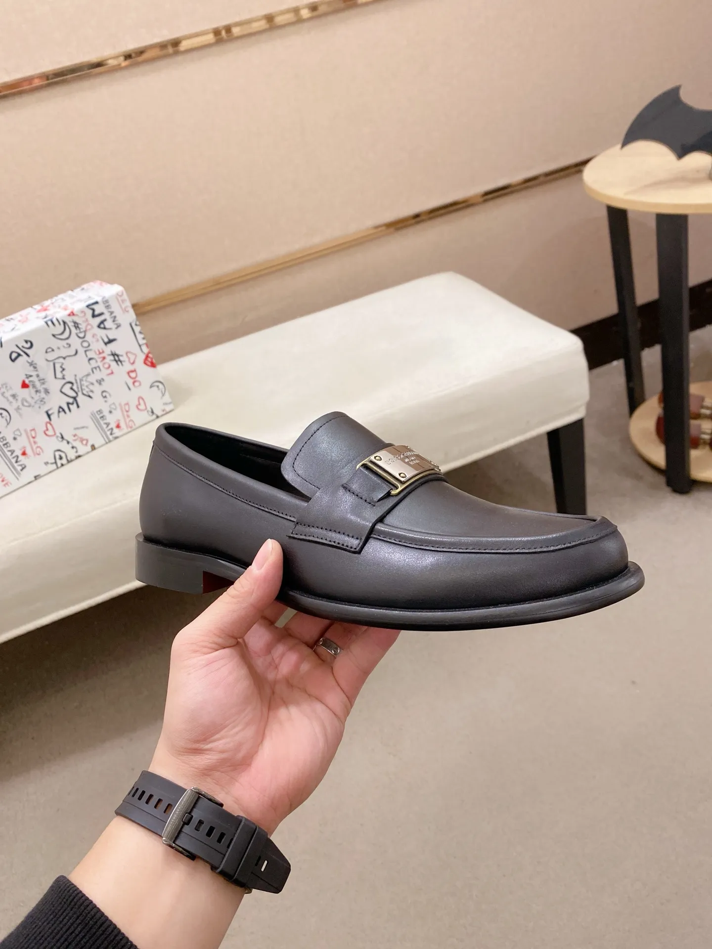 Factory price 540💰🌲DG top-notch🔍🔍men's new leather shoes🚹sold at the same time⚠The uppers are imported cowhide from Italy, the entire imported cowhide lining, and imported accessories💪💪, completely 1⃣️ vs. 1⃣️🇮🇹 💪💪, ⚠Sole: The original sole is specially provided by the original factory, the exclusive movable molded sole is super comfortable, ⚠Original factory follow-up goods, 🔍🔍high quality, can be entered and exited at will, welcome to compare ⚠Size number: 38-44. Can be customized 45 non-returnable